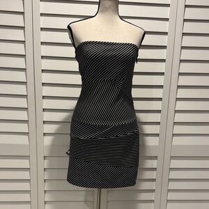 Banana Republic Strapless Black and White Dress with all the way side zipper.